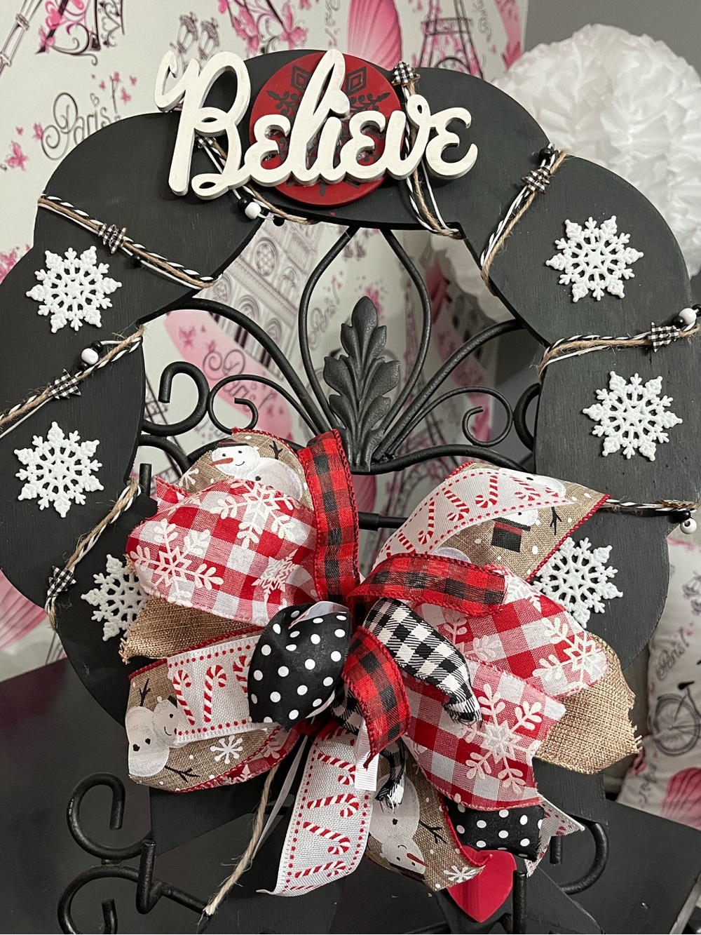 Holiday Scalloped Edge Black and White Messy Bow Wreath with Snowflakes